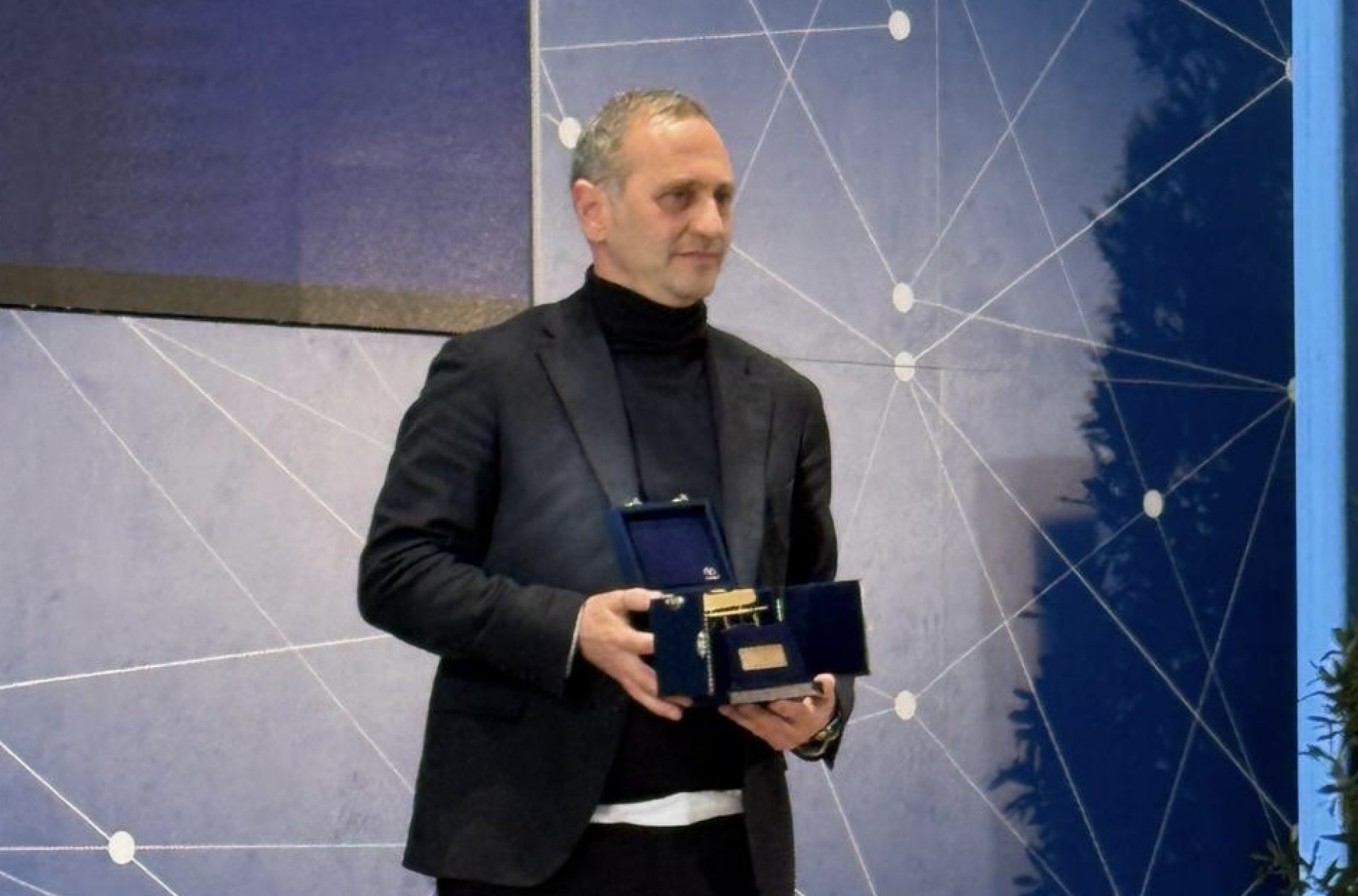 a8fc0635-1327-419e-bdff-dd253dd79d82