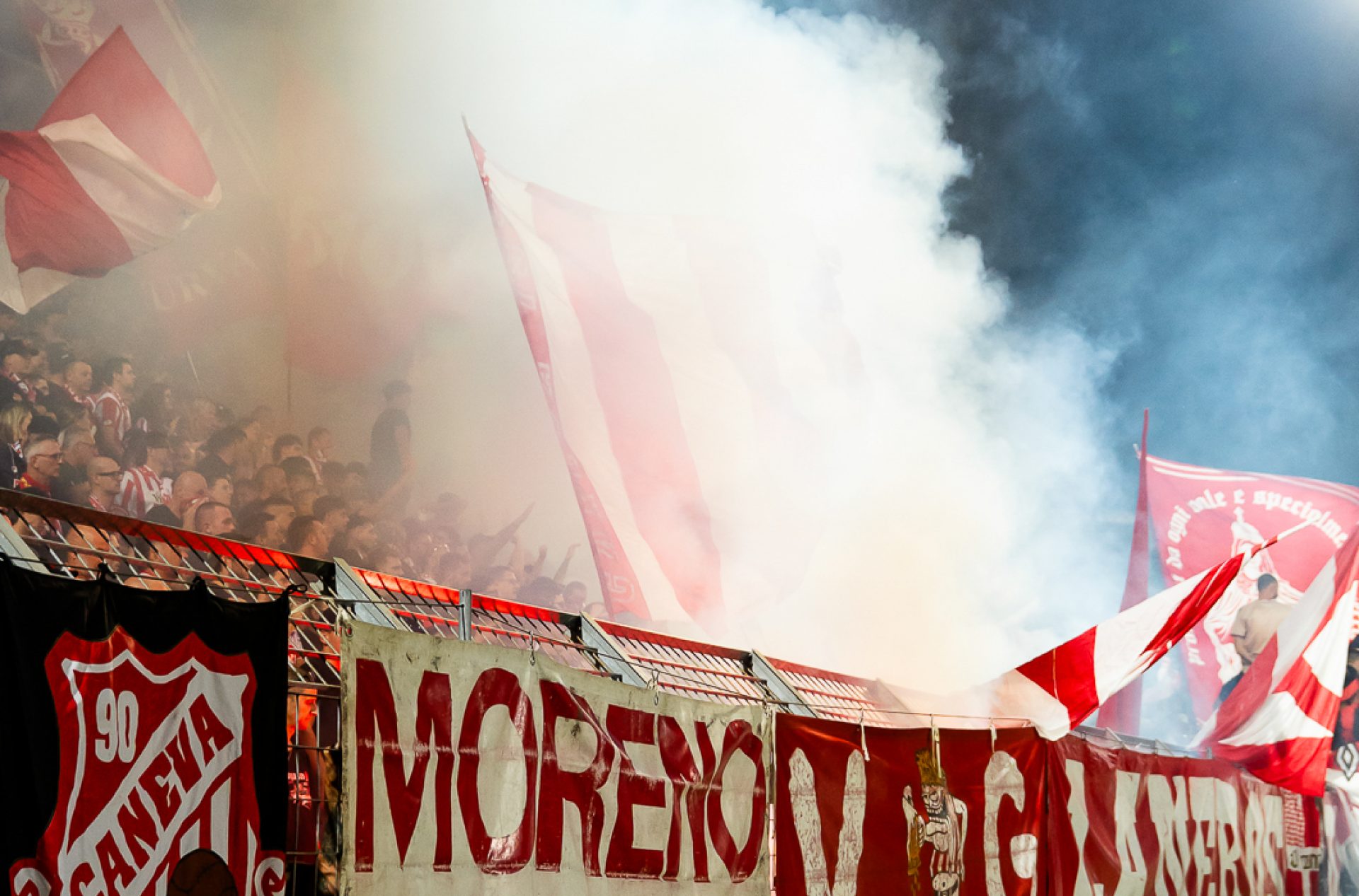 curva banner