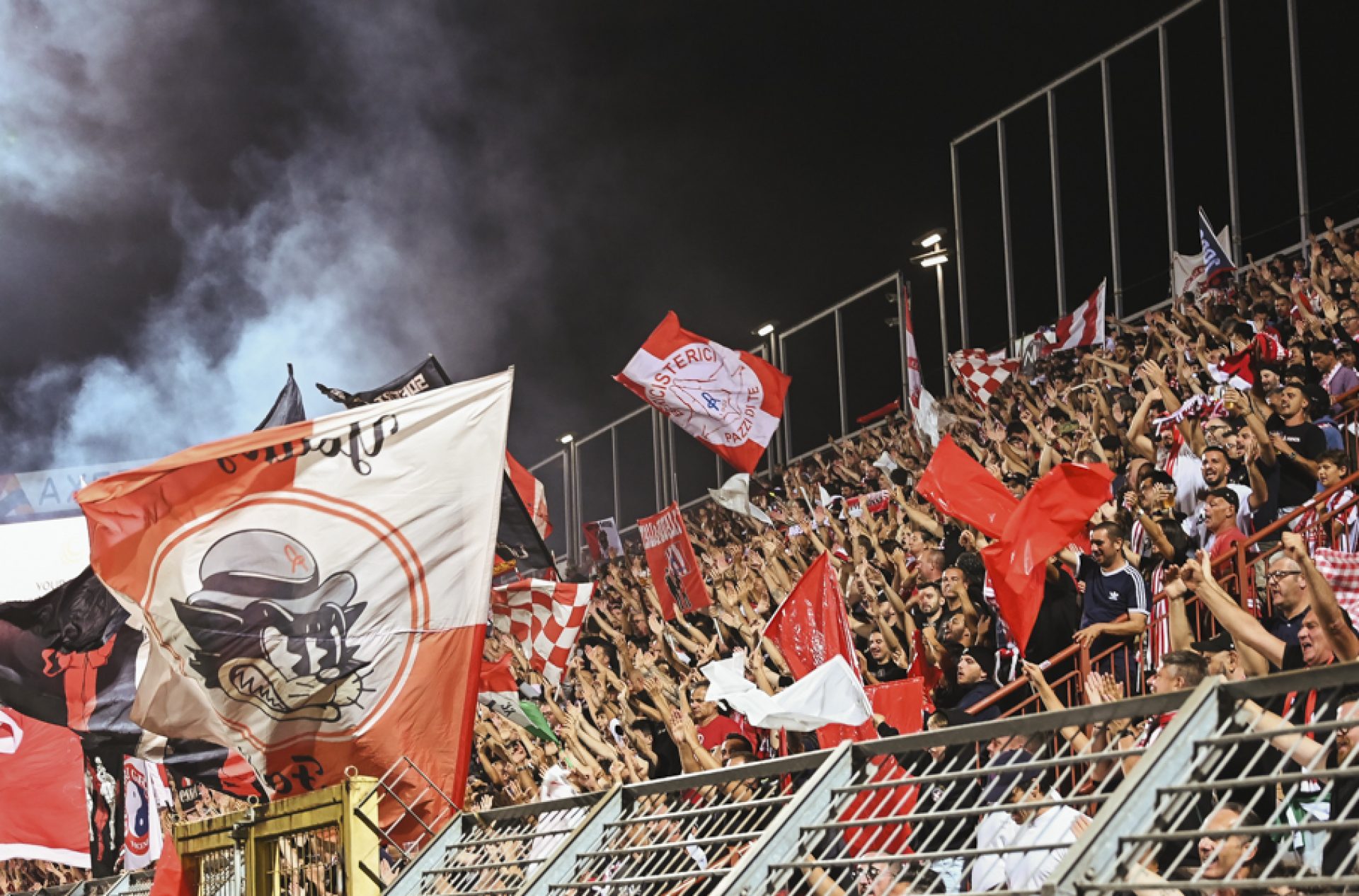 curva banner