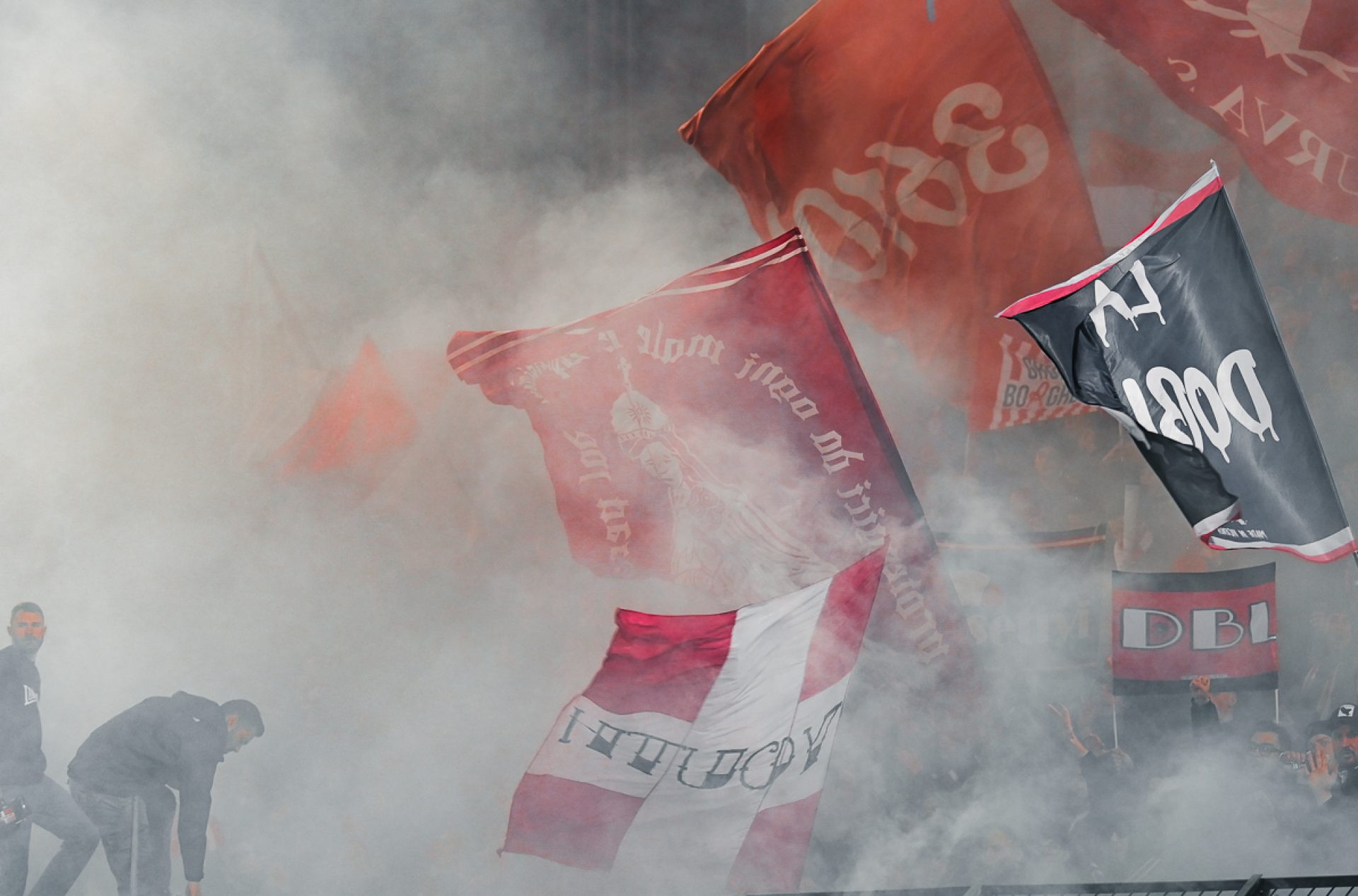 curva banner